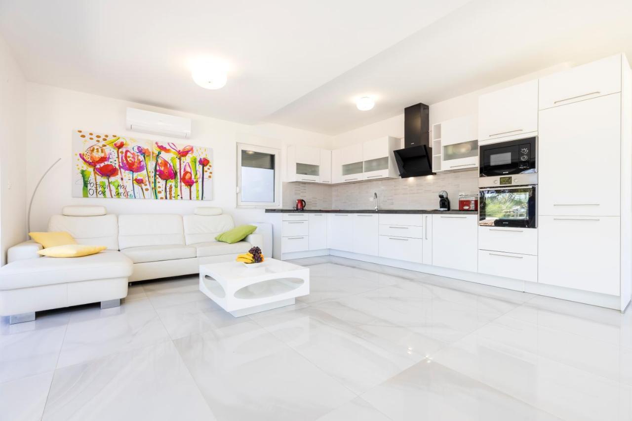 Apartments Olea Малий Лошинь Екстер'єр фото